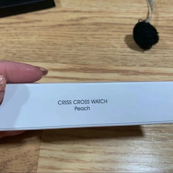 Avon Criss Cross watch, one in mint and one in peach NIB - Picture 6 of 8